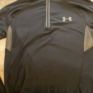 Under armour pullover small